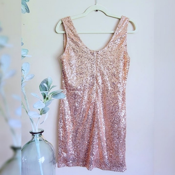 Rue21 Rose Gold Sequin Mini Dress (M) NWT - Picture 3 of 3